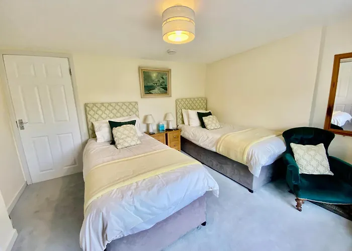 Lynwood House Bed And Breakfast