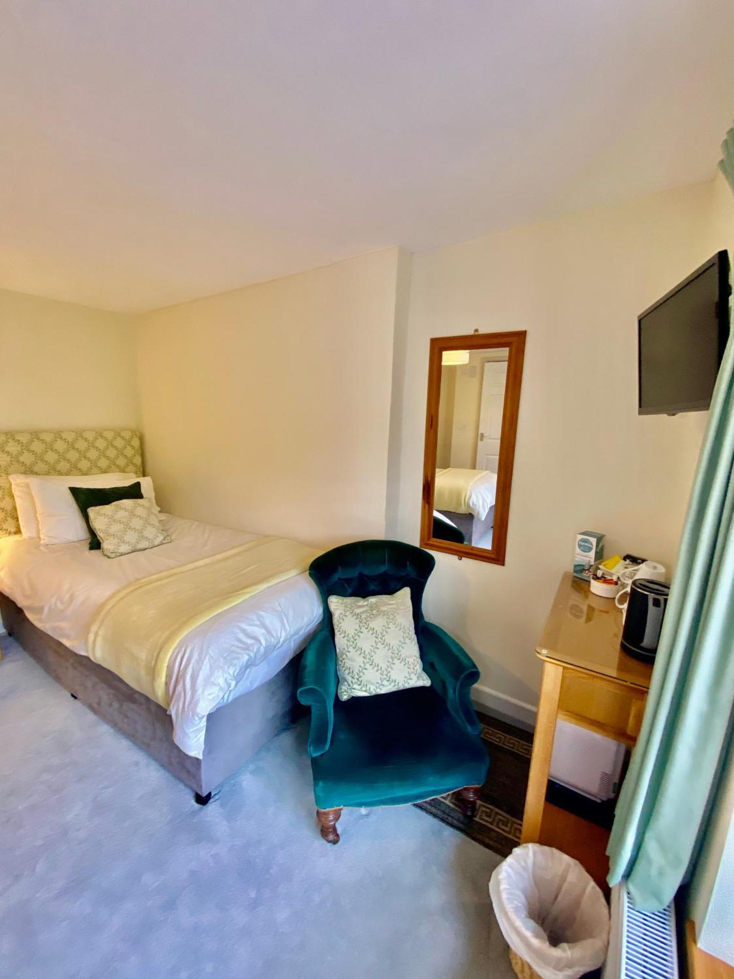 Bed & Breakfast Lynwood House 4*
