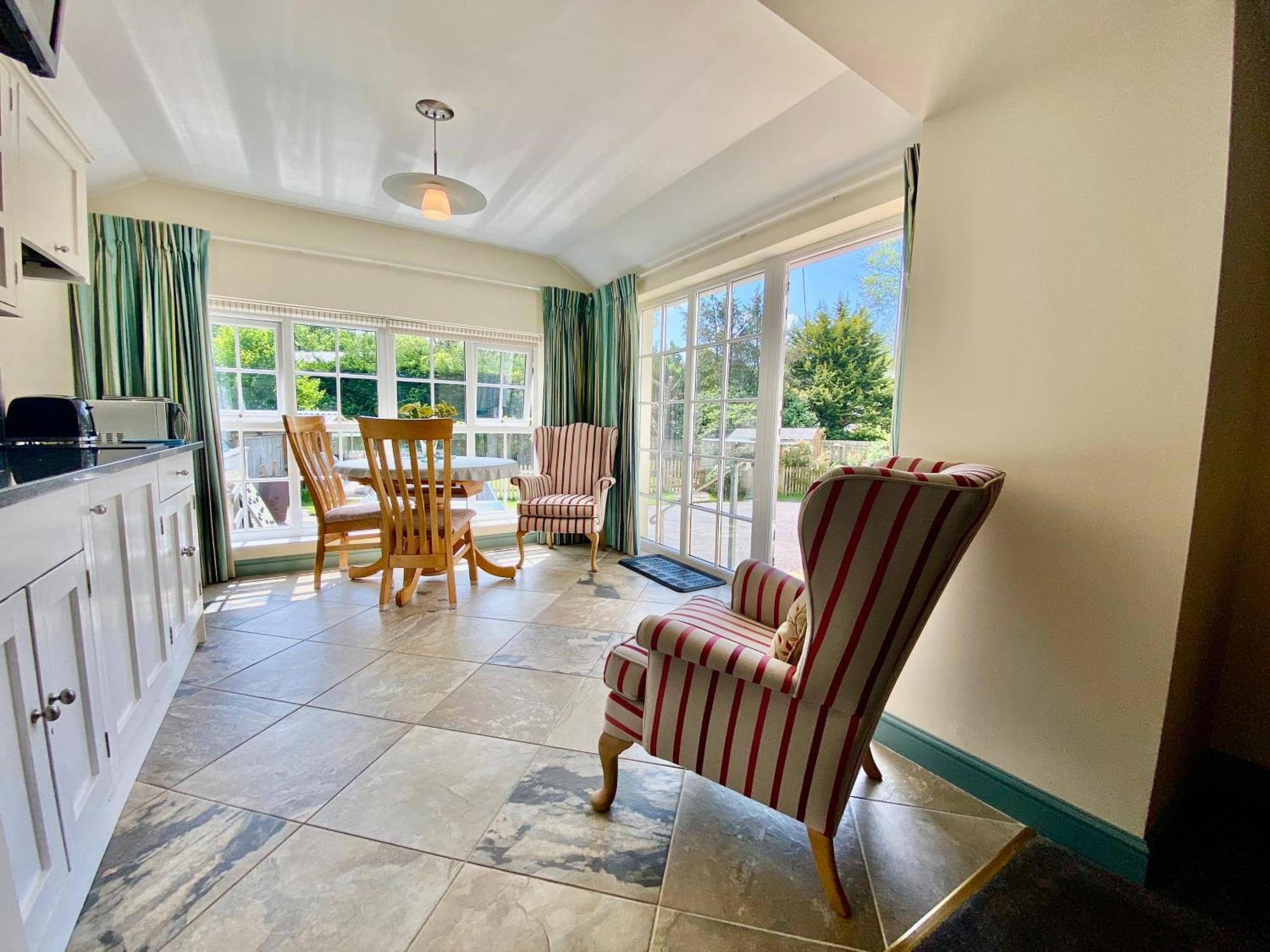 Bed & Breakfast Lynwood House 4*
